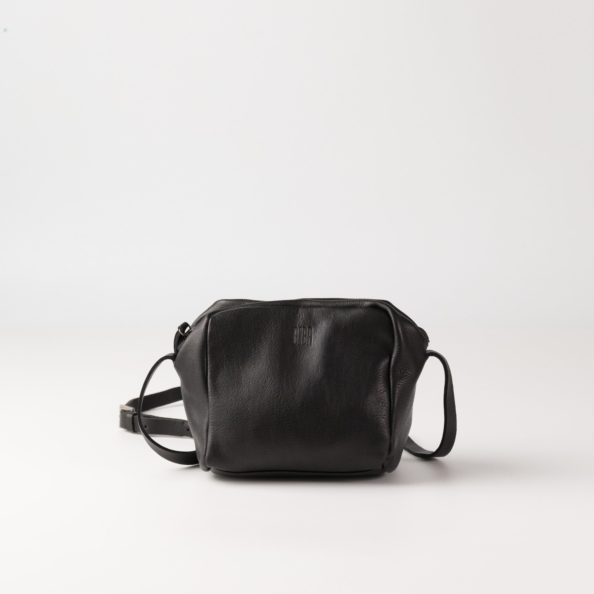 ELY - レザークロスキューブ